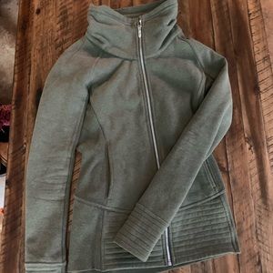 Lululemon Zip Up size 6